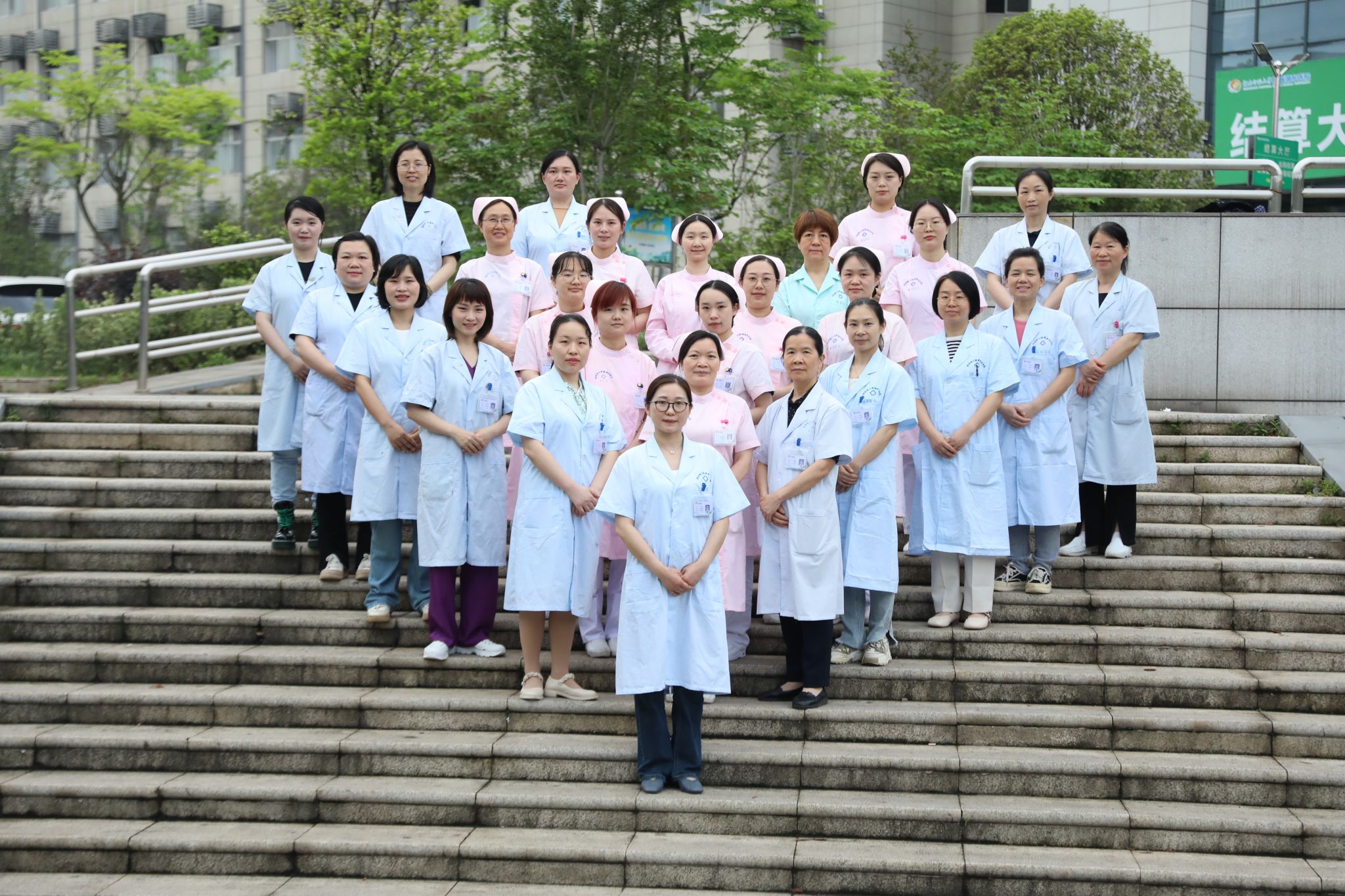 副主任医师7人