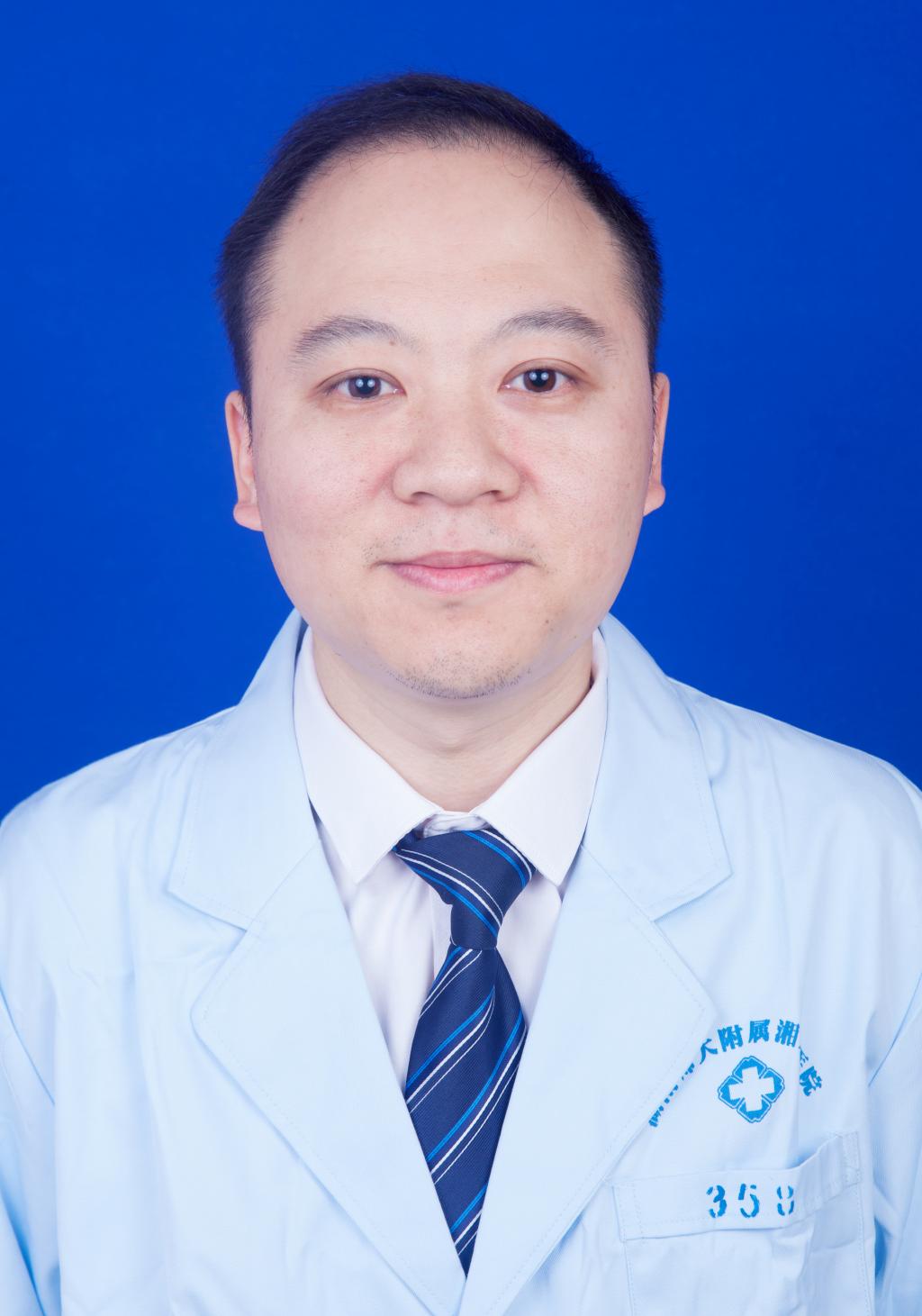 硕士研究生学历2人